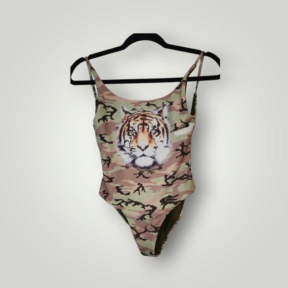 Wildfox Camouflage tiger green one-piece swimsuit Size Small - Picture 1 of 10
